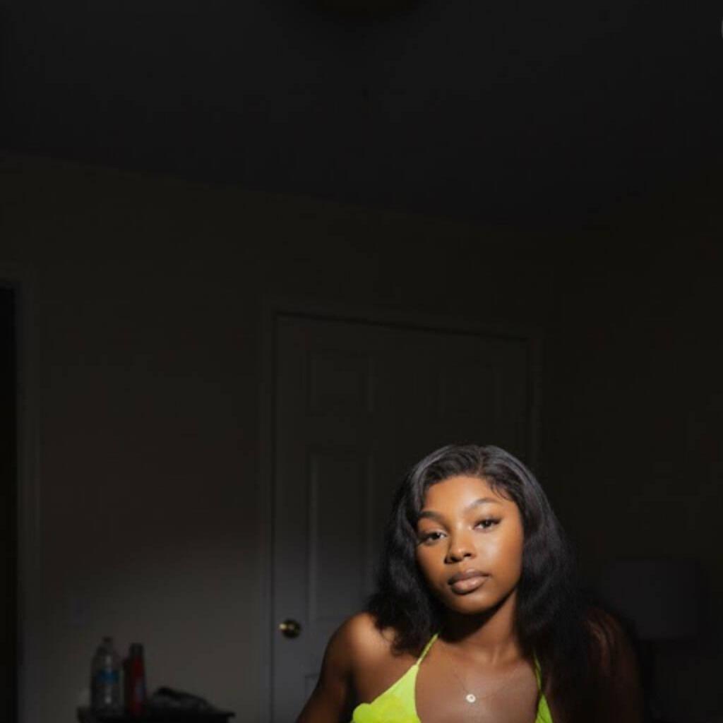 
                        Léna
                     is Female Escorts. | Montreal | Quebec | Canada | canadatopescorts.com 