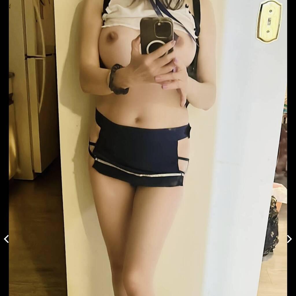 
                        Helen
                     is Female Escorts. | Abbotsford | British Columbia | Canada | canadatopescorts.com 