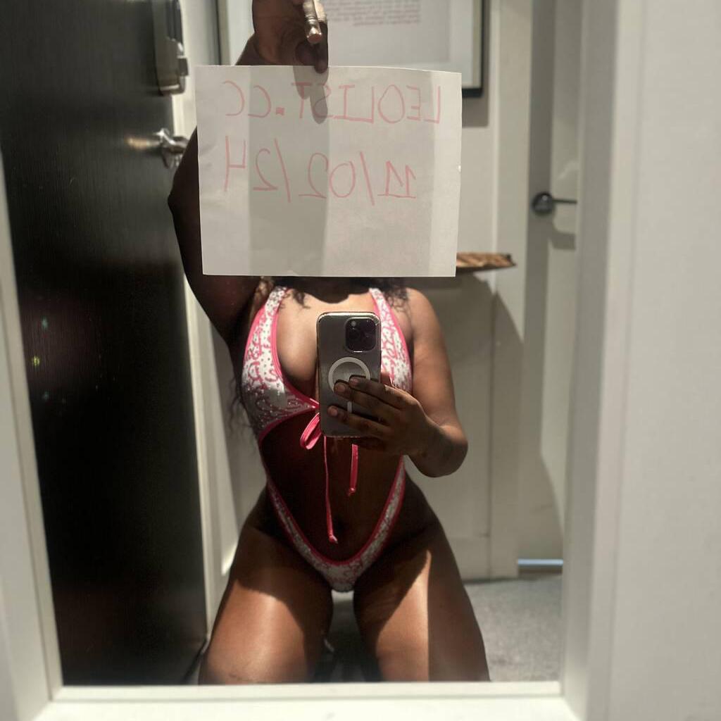 
                        Blue
                     is Female Escorts. | Lethbridge | Alberta | Canada | canadatopescorts.com 