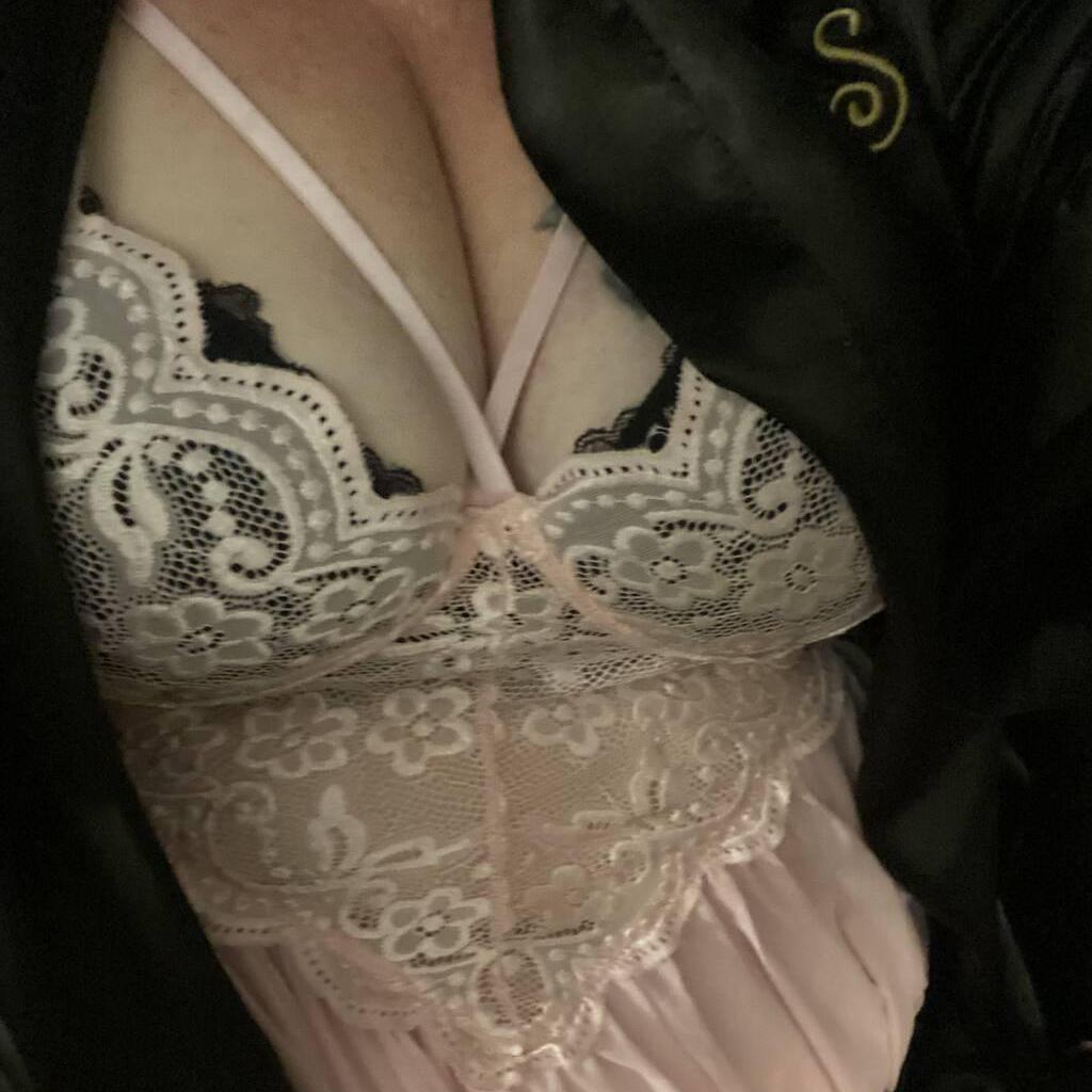 
                        Mandi
                     is Female Escorts. | Lethbridge | Alberta | Canada | canadatopescorts.com 