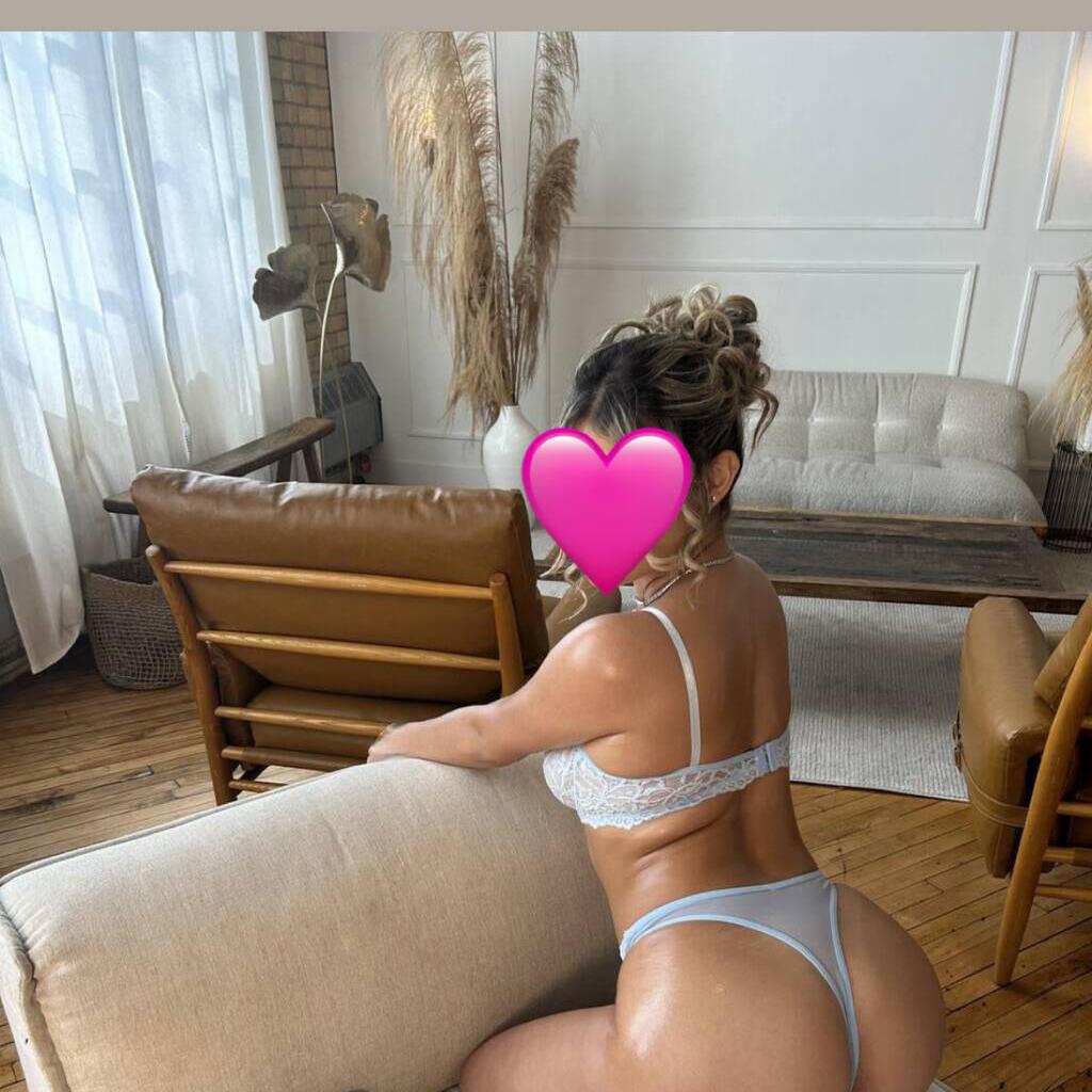 
                        Missy
                     is Female Escorts. | Grande Prairie | Alberta | Canada | canadatopescorts.com 