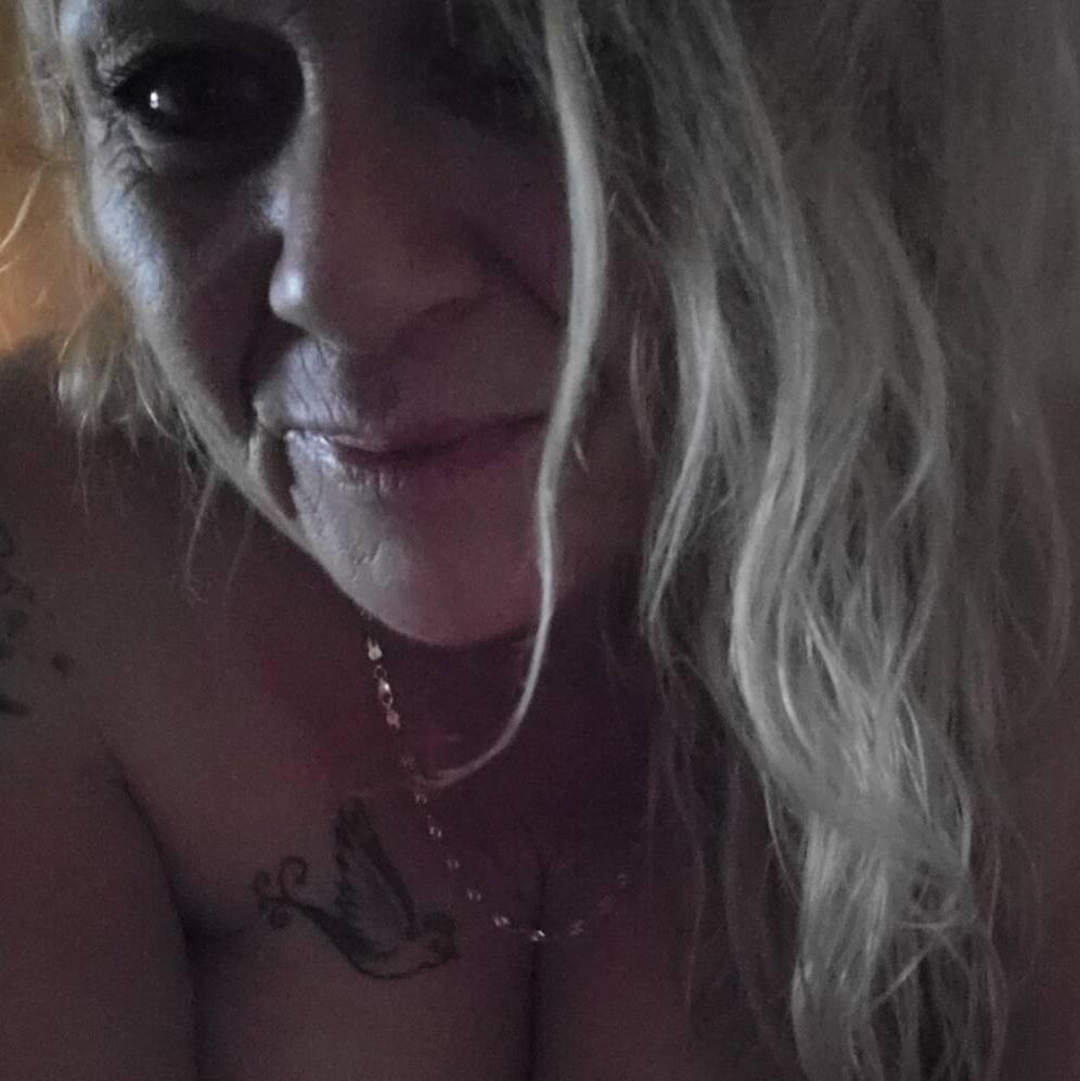 
                        MZ.EVE- caṣĥ ônły
                     is Female Escorts. | Brandon | Manitoba | Canada | canadatopescorts.com 