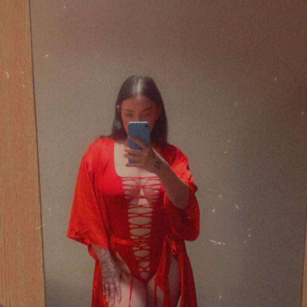 
                        Scarlett
                     is Female Escorts. | Kitchener | Ontario | Canada | canadatopescorts.com 