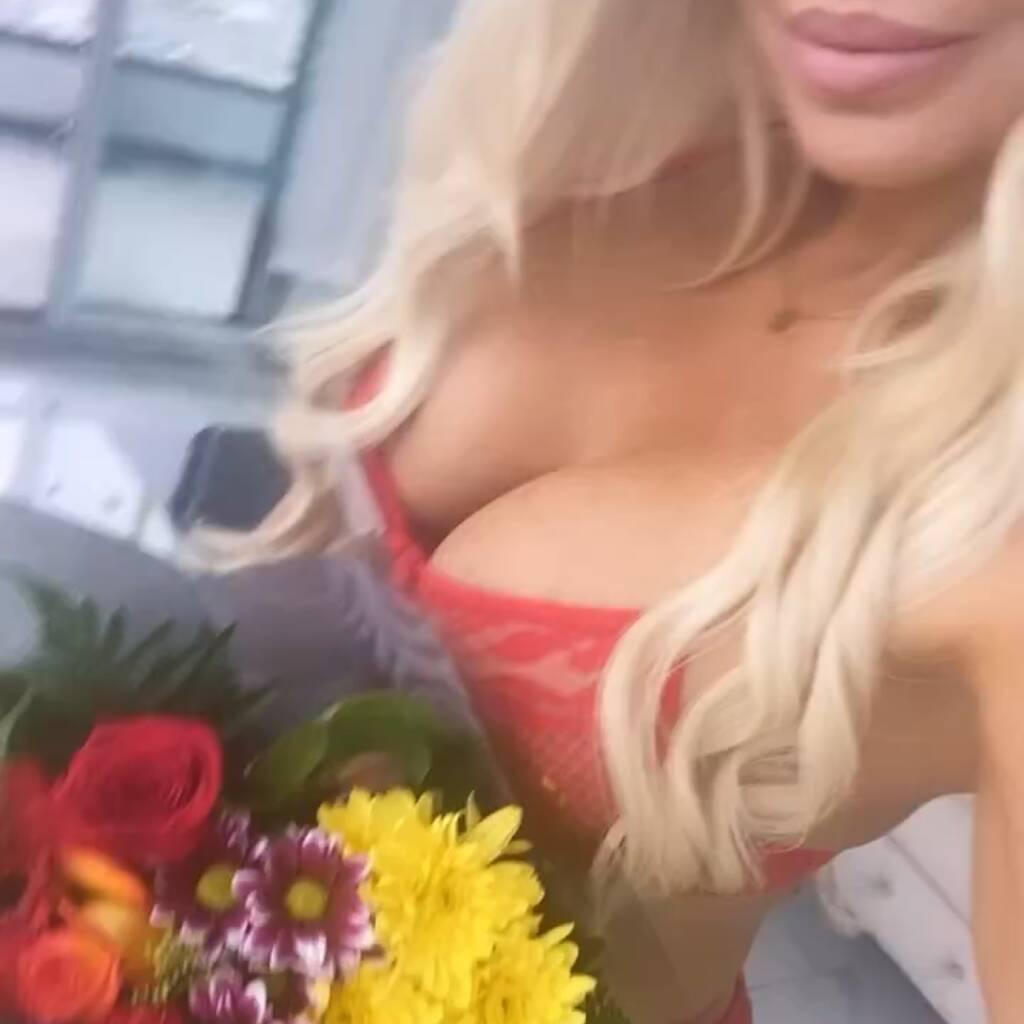 
                        M I L F Eva
                     is Female Escorts. | Montreal | Quebec | Canada | canadatopescorts.com 