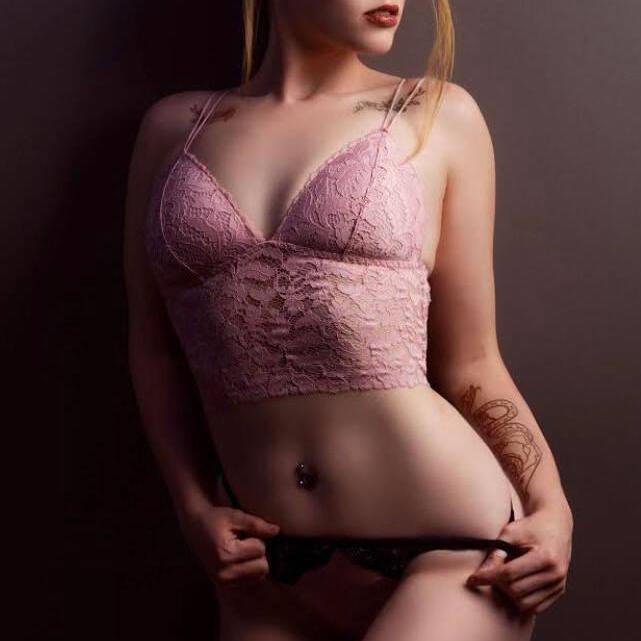 
                        A & R Massage Studio
                     is Female Escorts. | Toronto | Ontario | Canada | canadatopescorts.com 