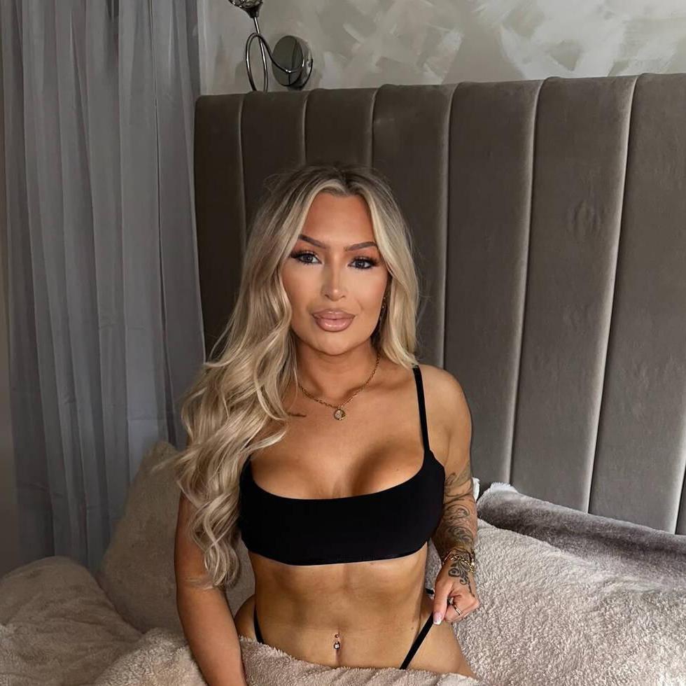 
                        Aryelle
                     is Female Escorts. | Sherbrooke | Quebec | Canada | canadatopescorts.com 