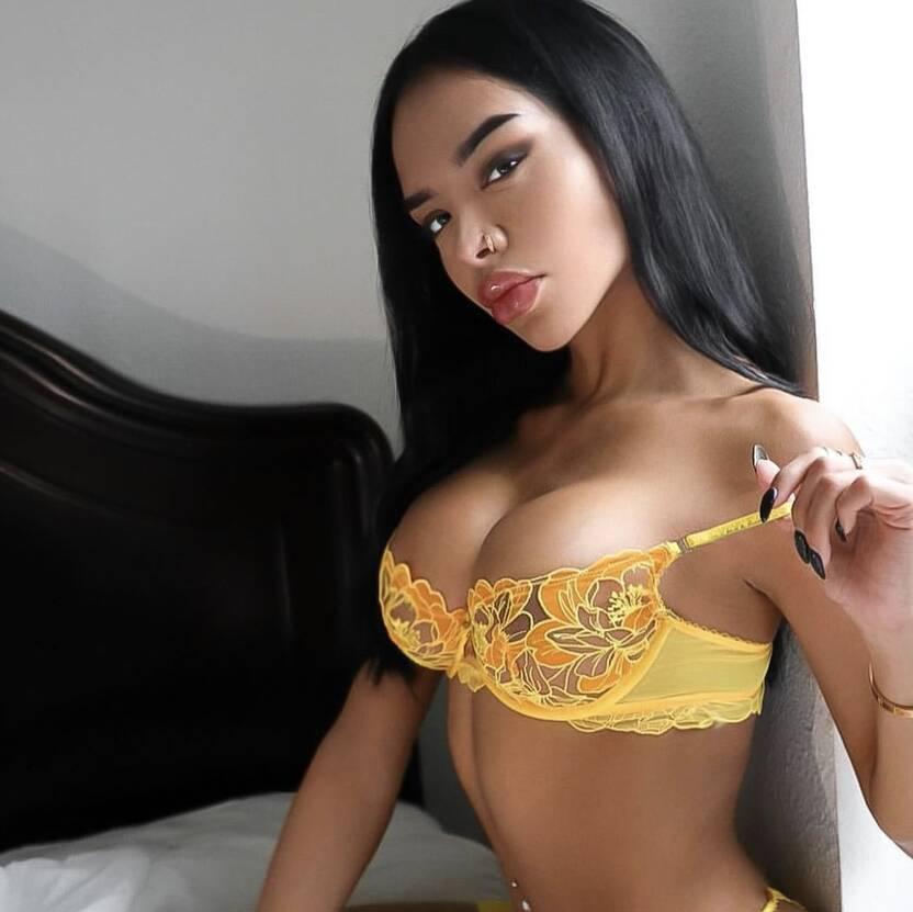 
                        Mariah
                     is Female Escorts. | Toronto | Ontario | Canada | canadatopescorts.com 