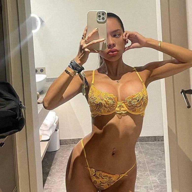 
                        Mariah
                     is Female Escorts. | Toronto | Ontario | Canada | canadatopescorts.com 