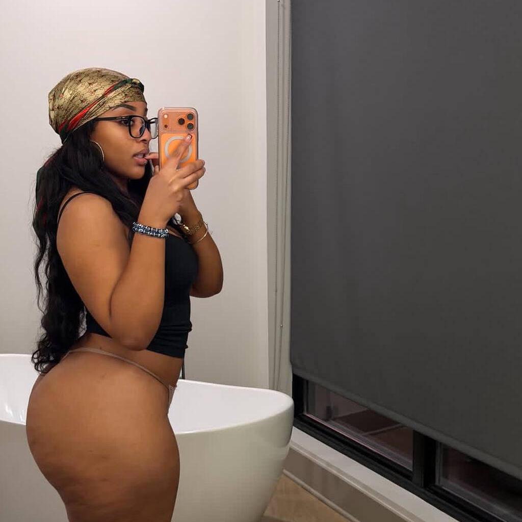 
                        Annie
                     is Female Escorts. | Peace River Country | British Columbia | Canada | canadatopescorts.com 