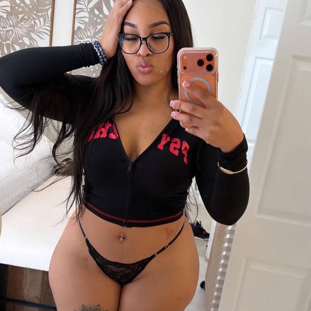 
                        Annie
                     is Female Escorts. | Peace River Country | British Columbia | Canada | canadatopescorts.com 