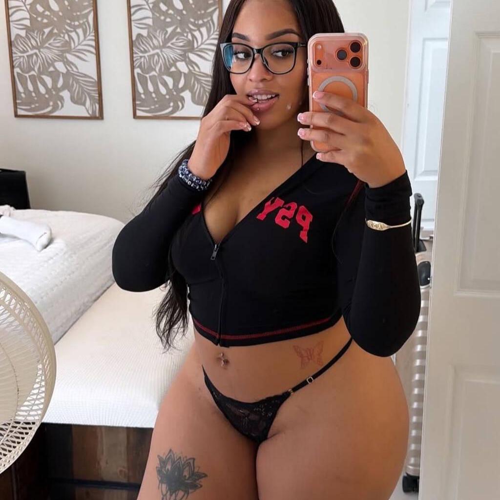 
                        Annie
                     is Female Escorts. | Peace River Country | British Columbia | Canada | canadatopescorts.com 