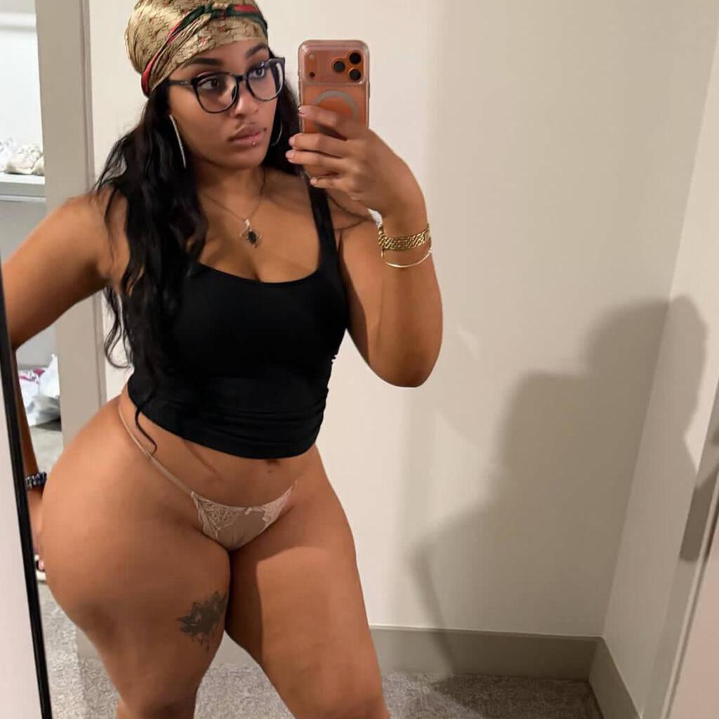 
                        Annie
                     is Female Escorts. | Peace River Country | British Columbia | Canada | canadatopescorts.com 