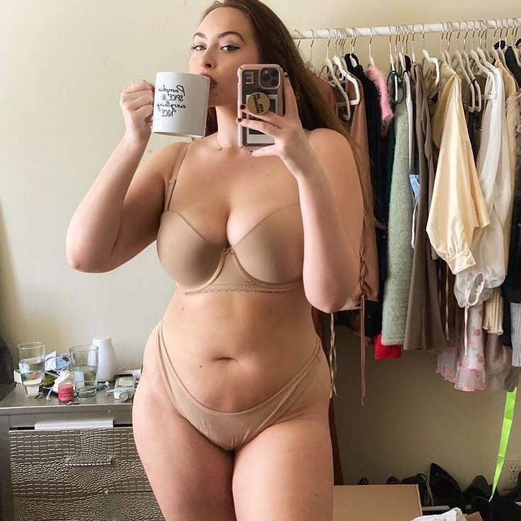 Jenny is Female Escorts. | Calgary | Alberta | Canada | canadatopescorts.com 