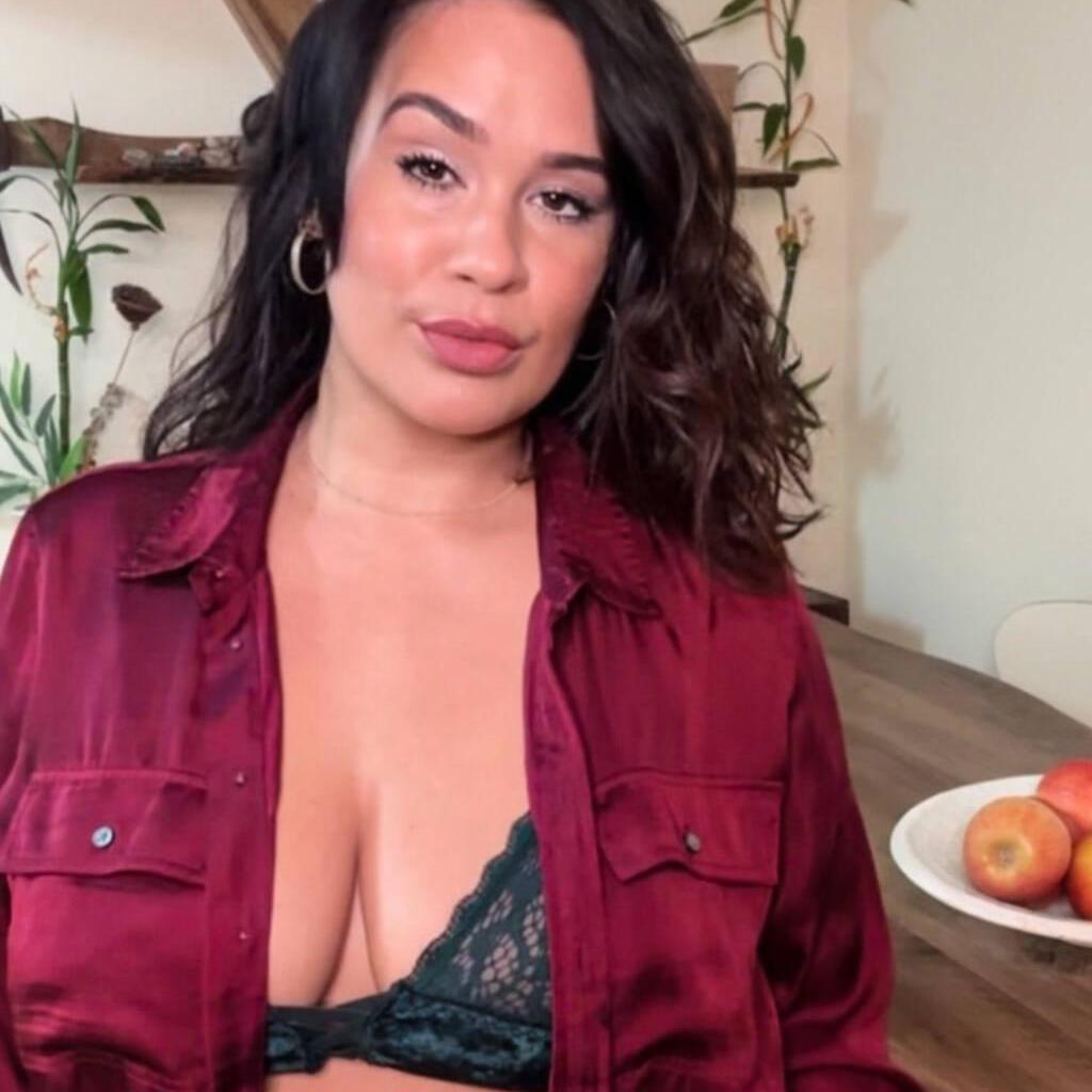 
                        Lyrah-Maxton
                     is Female Escorts. | Sunshine Coast | British Columbia | Canada | canadatopescorts.com 