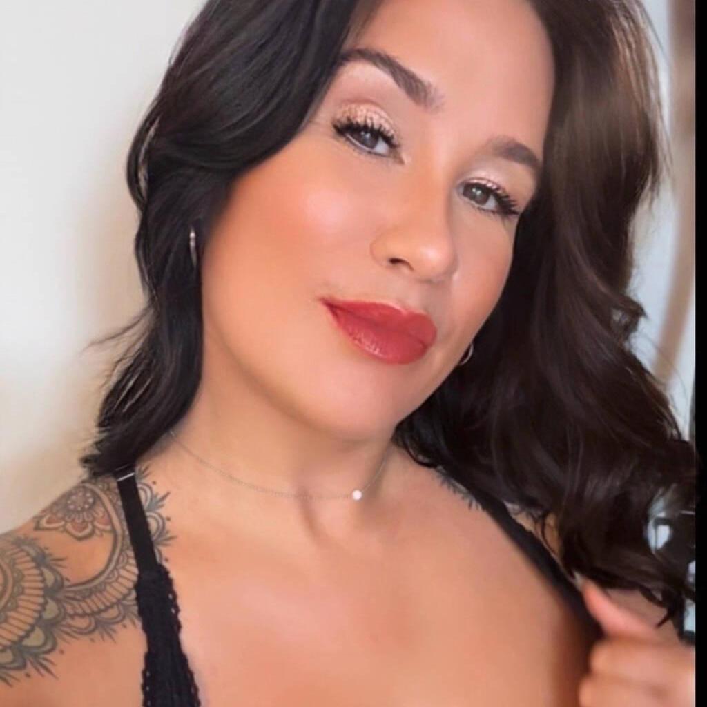 
                        Lyrah-Maxton
                     is Female Escorts. | Sunshine Coast | British Columbia | Canada | canadatopescorts.com 