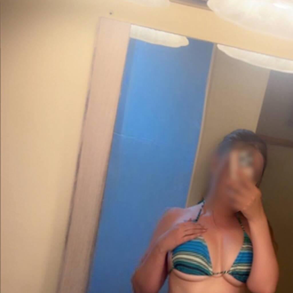 
                        Jasmine
                     is Female Escorts. | Niagara | Ontario | Canada | canadatopescorts.com 