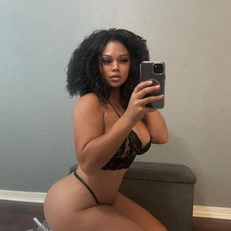 
                        Emely
                     is Female Escorts. | Hamilton | Ontario | Canada | canadatopescorts.com 