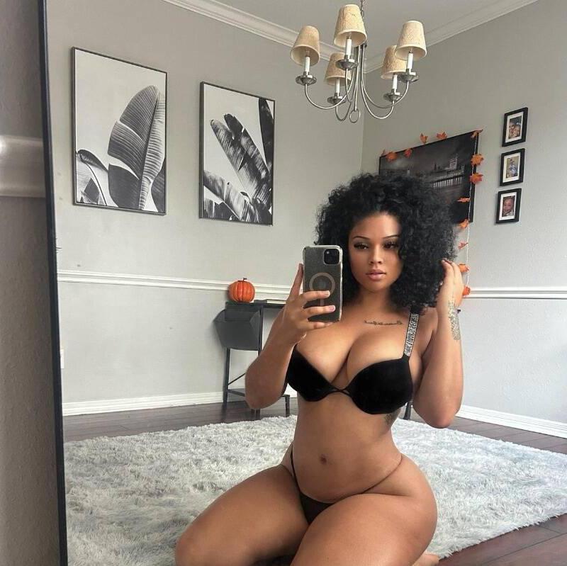 
                        Emely
                     is Female Escorts. | Hamilton | Ontario | Canada | canadatopescorts.com 