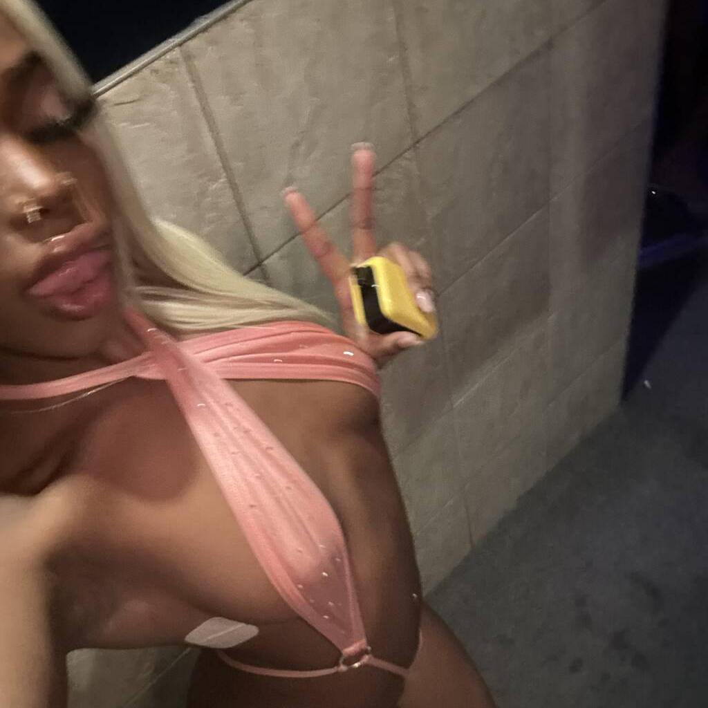 
                        Natalie and diamond
                     is Female Escorts. | Cornwall | Ontario | Canada | canadatopescorts.com 