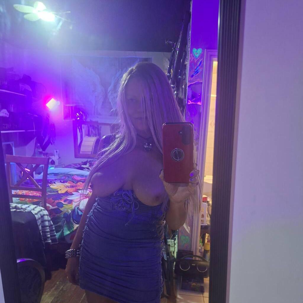 
                        VIOLET
                     is Female Escorts. | Hamilton | Ontario | Canada | canadatopescorts.com 