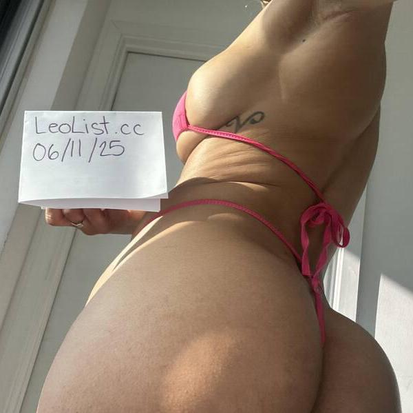 
                        Willow
                     is Female Escorts. | Toronto | Ontario | Canada | canadatopescorts.com 