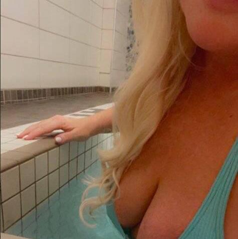 
                        Zoey and Charlotte
                     is Female Escorts. | Cariboo | British Columbia | Canada | canadatopescorts.com 