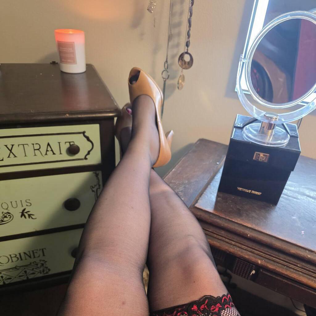 
                        Your Jenny
                     is Female Escorts. | Lethbridge | Alberta | Canada | canadatopescorts.com 