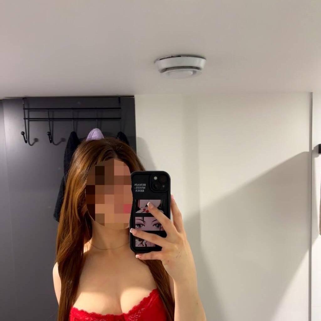 
                        Émi
                     is Female Escorts. | Quebec City | Quebec | Canada | canadatopescorts.com 