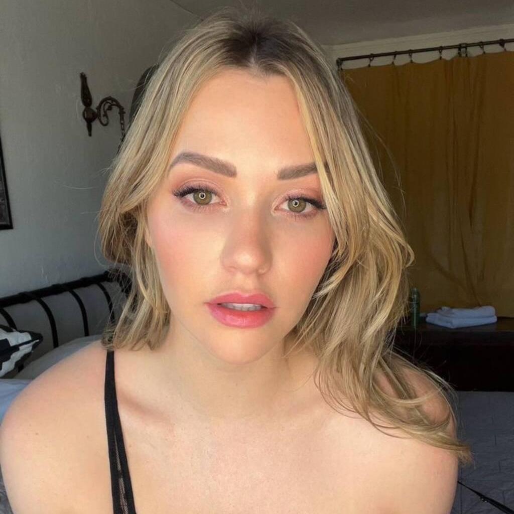 
                        Kelly
                     is Female Escorts. | Owen Sound | Ontario | Canada | canadatopescorts.com 