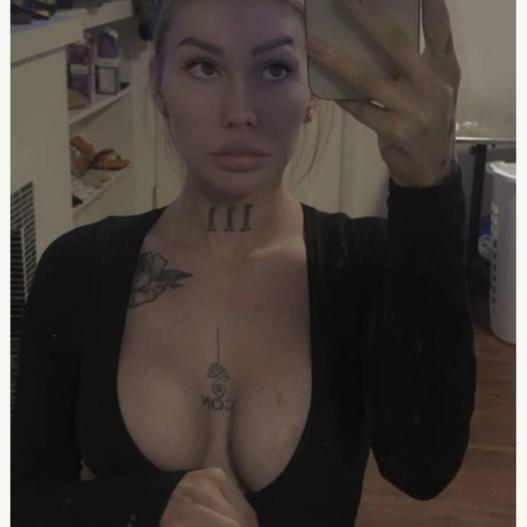 
                        Paris Paige
                     is Female Escorts. | Lethbridge | Alberta | Canada | canadatopescorts.com 