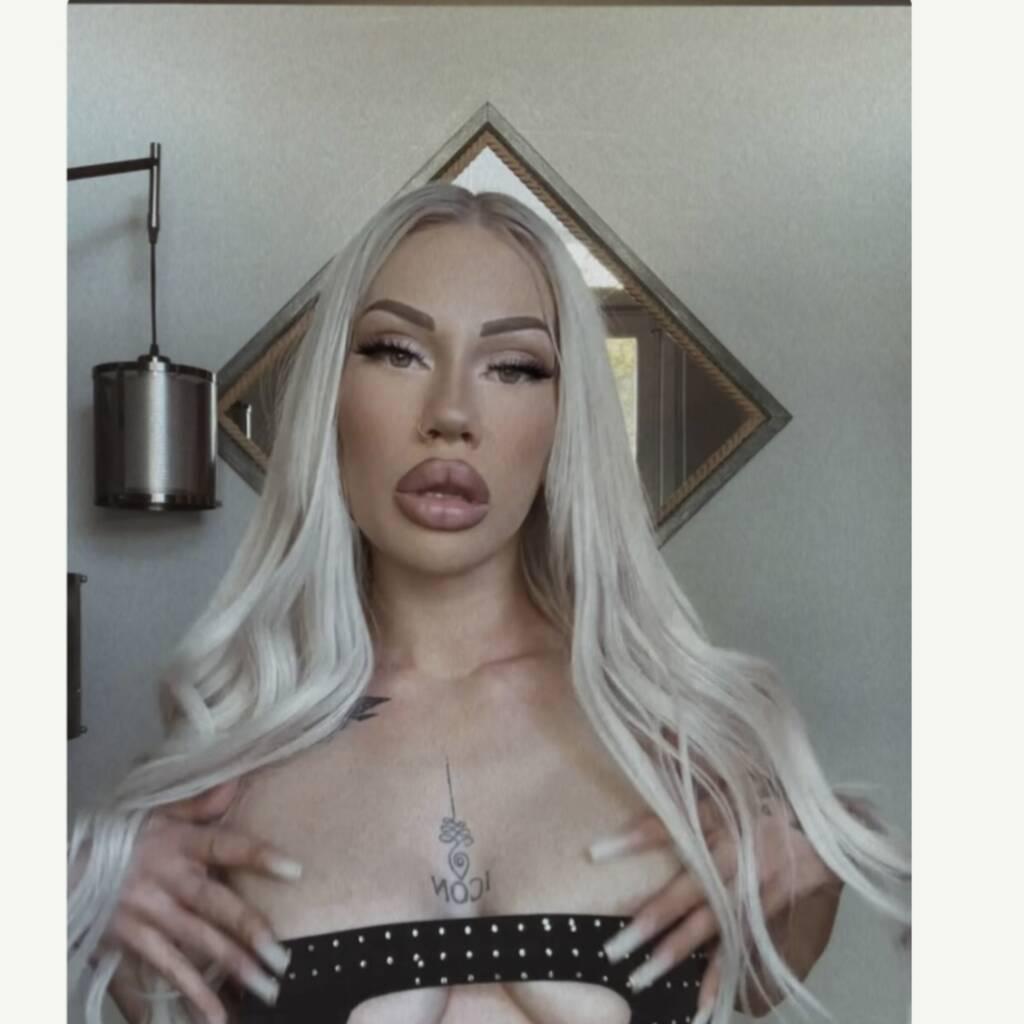 
                        Paris Paige
                     is Female Escorts. | Lethbridge | Alberta | Canada | canadatopescorts.com 