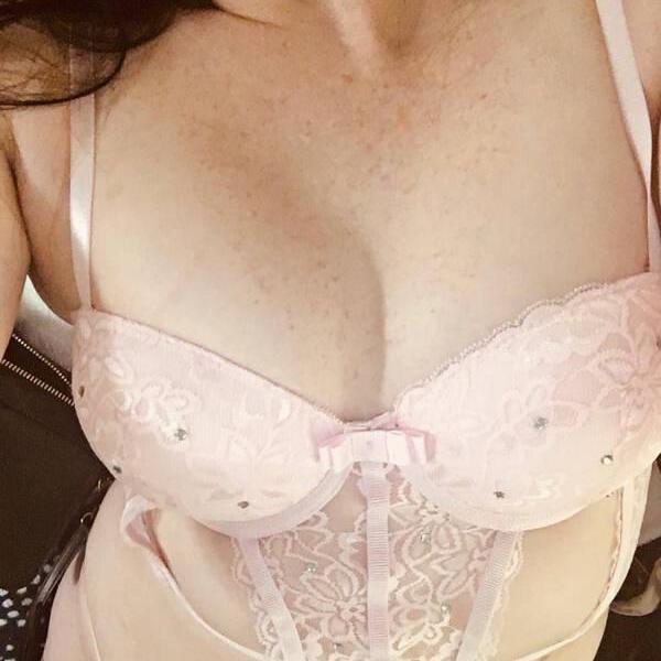 
                        Emily wyte
                     is Female Escorts. | Kitchener | Ontario | Canada | canadatopescorts.com 