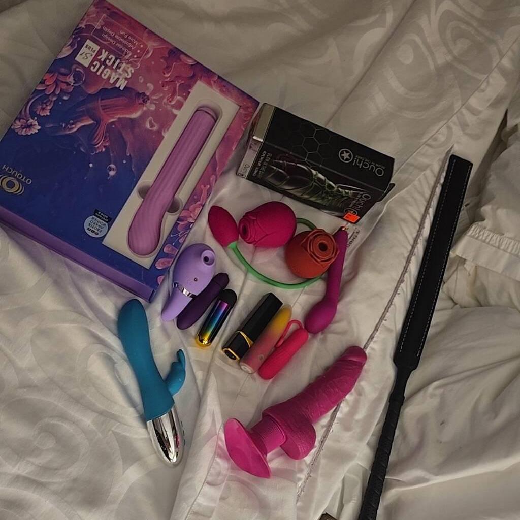 
                        Willow
                     is Female Escorts. | windsor | Ontario | Canada | canadatopescorts.com 