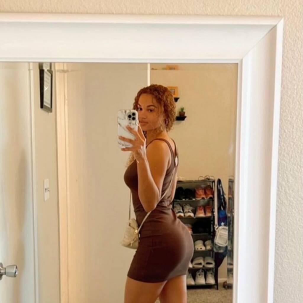 
                        Mary
                     is Female Escorts. | Sherbrooke | Quebec | Canada | canadatopescorts.com 