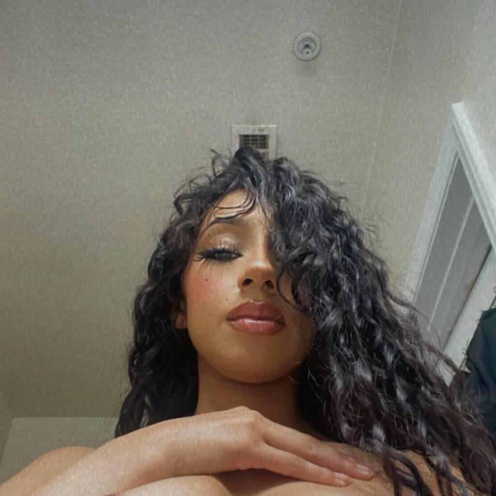 
                        Kiara
                     is Female Escorts. | St. Albert | Alberta | Canada | canadatopescorts.com 