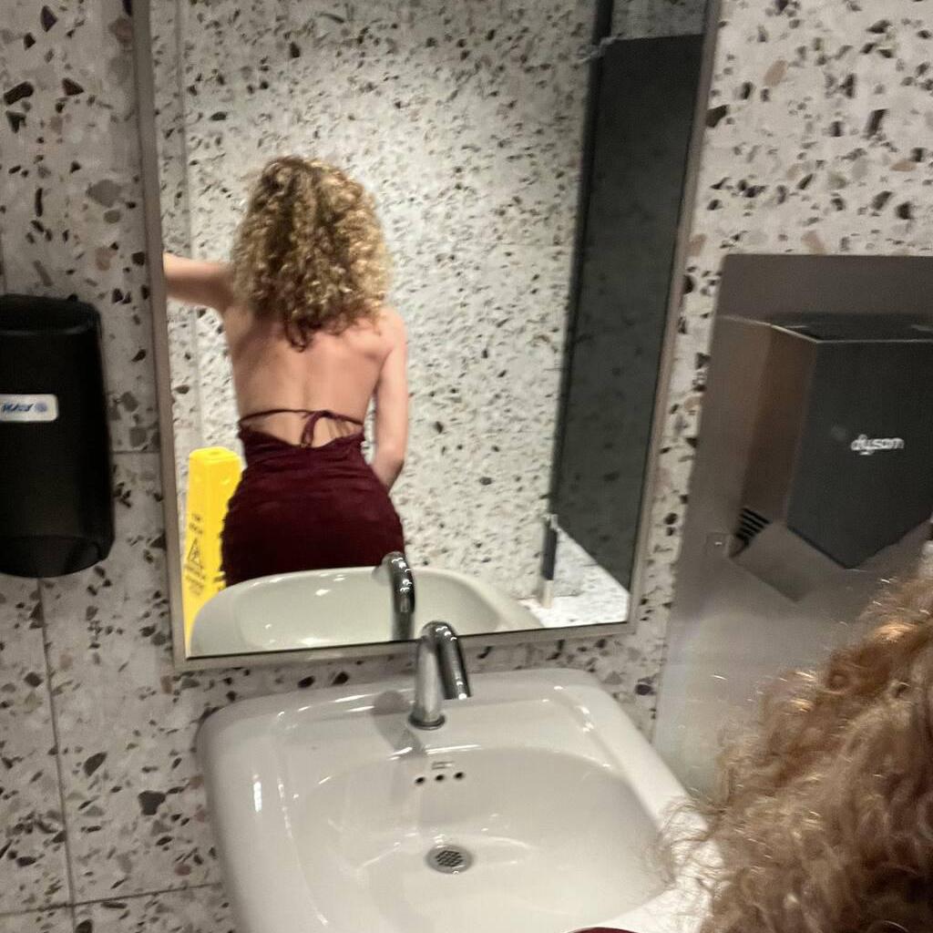 
                        Krystal
                     is Female Escorts. | Guelph | Ontario | Canada | canadatopescorts.com 