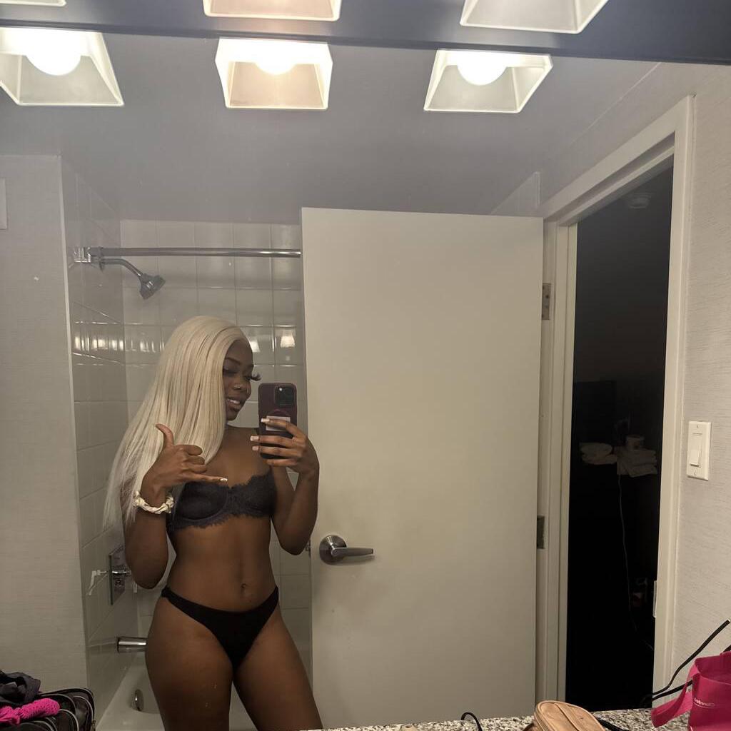 
                        Desiree
                     is Female Escorts. | Niagara | Ontario | Canada | canadatopescorts.com 