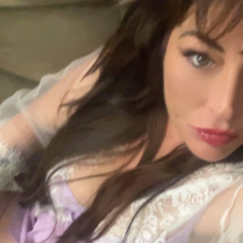 
                        Monica
                     is Female Escorts. | Ft Mcmurray | Alberta | Canada | canadatopescorts.com 