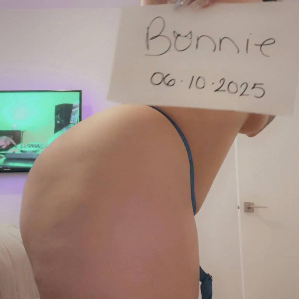 
                        Bonnie
                     is Female Escorts. | Montreal | Quebec | Canada | canadatopescorts.com 