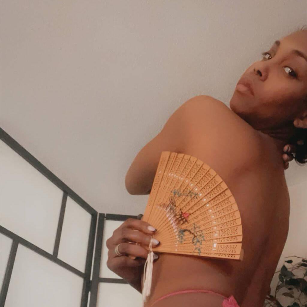 
                        Ivy & Sadie
                     is Female Escorts. | Calgary | Alberta | Canada | canadatopescorts.com 