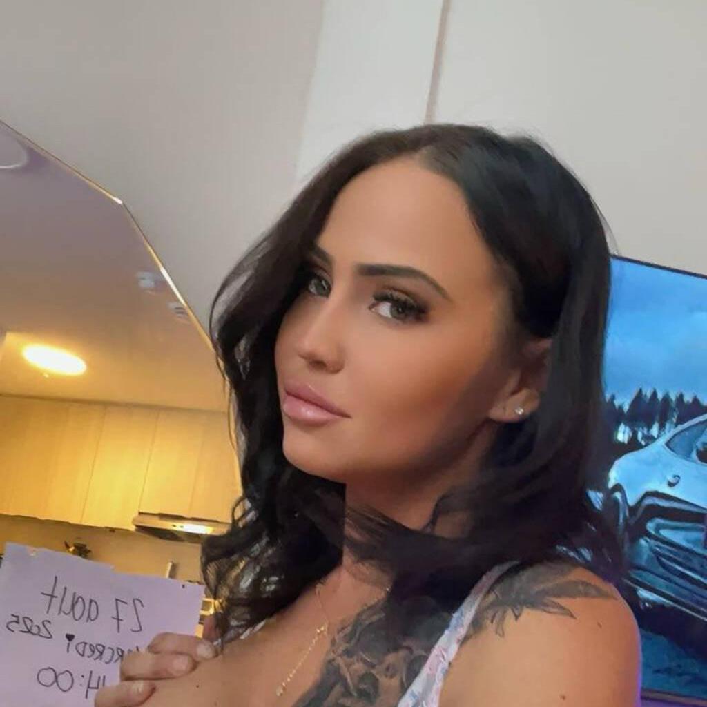 
                        Emma
                     is Female Escorts. | Quebec City | Quebec | Canada | canadatopescorts.com 