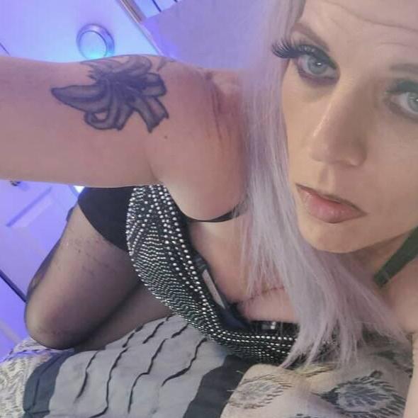 
                        Lily
                     is Female Escorts. | Regina | Saskatchewan | Canada | canadatopescorts.com 