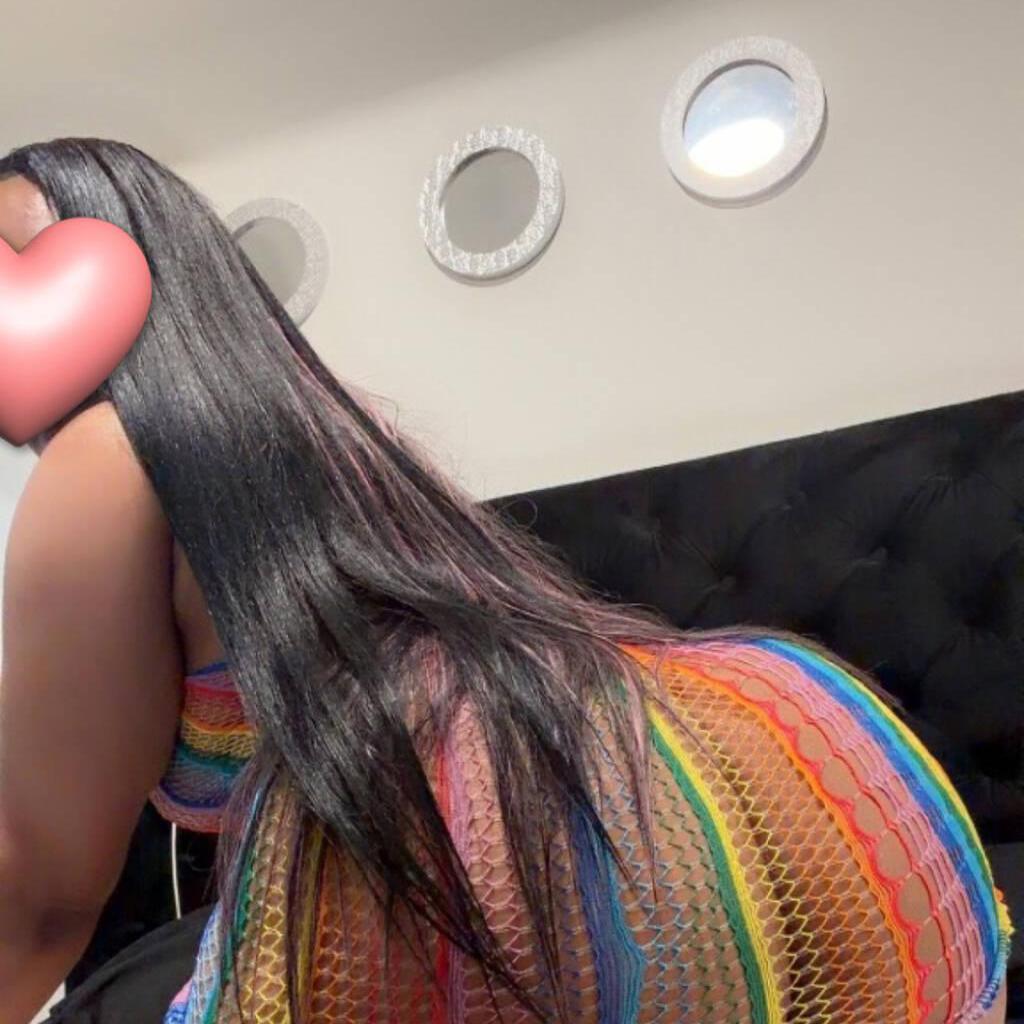 
                        Issa
                     is Female Escorts. | Niagara | Ontario | Canada | canadatopescorts.com 