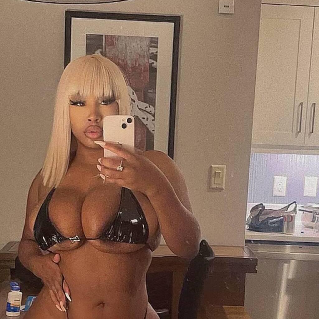 
                        Adrianna
                     is Female Escorts. | Sherbrooke | Quebec | Canada | canadatopescorts.com 