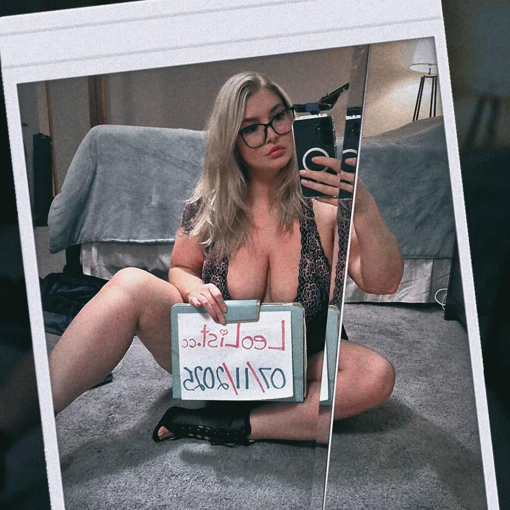 
                        Viola
                     is Female Escorts. | Winnipeg | Manitoba | Canada | canadatopescorts.com 