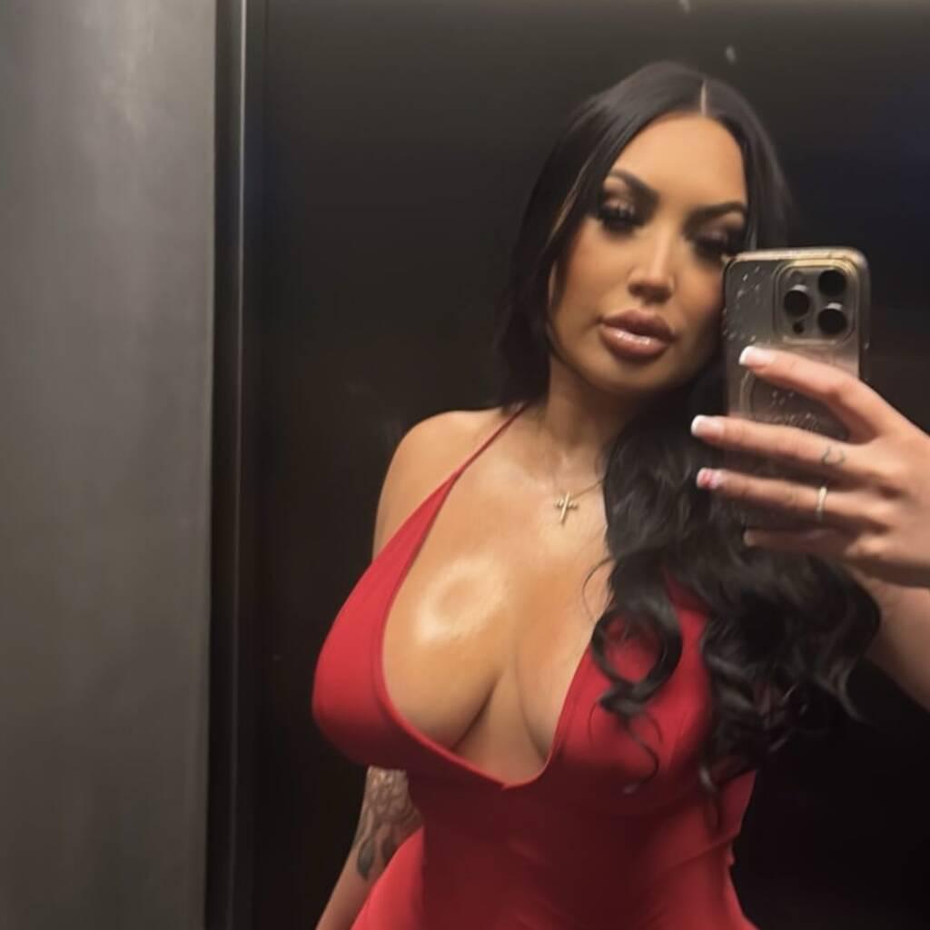 
                        Camila & Selena - Outcall
                     is Female Escorts. | Quebec City | Quebec | Canada | canadatopescorts.com 