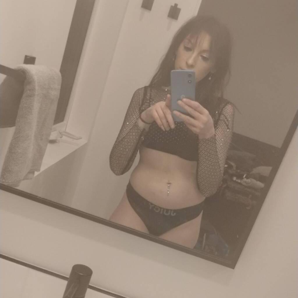 
                        Gia
                     is Female Escorts. | Kelowna | British Columbia | Canada | canadatopescorts.com 