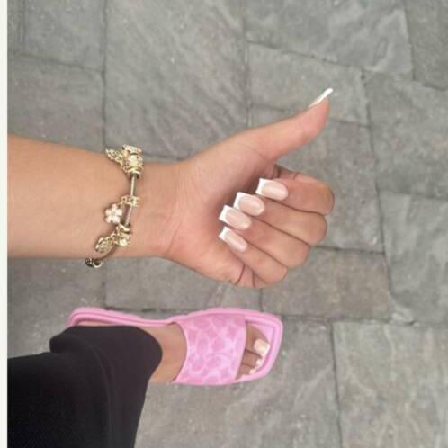 
                        Heleni
                     is Female Escorts. | Niagara | Ontario | Canada | canadatopescorts.com 