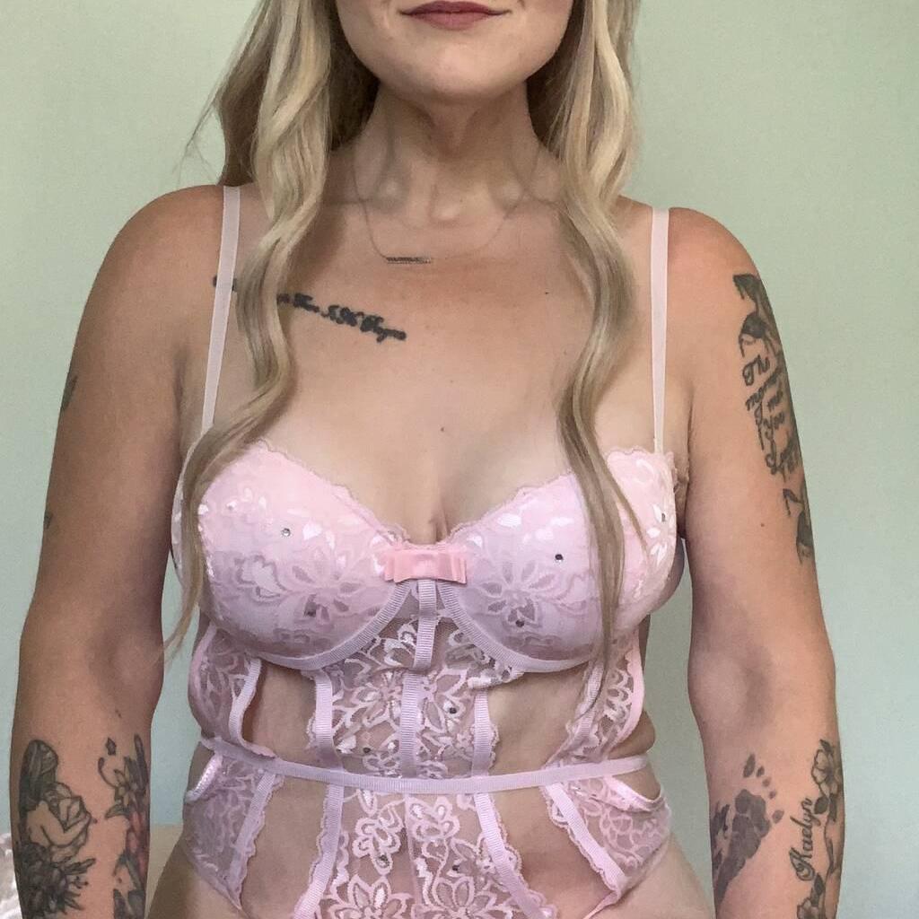 
                        Peyton
                     is Female Escorts. | Peace River Country | British Columbia | Canada | canadatopescorts.com 