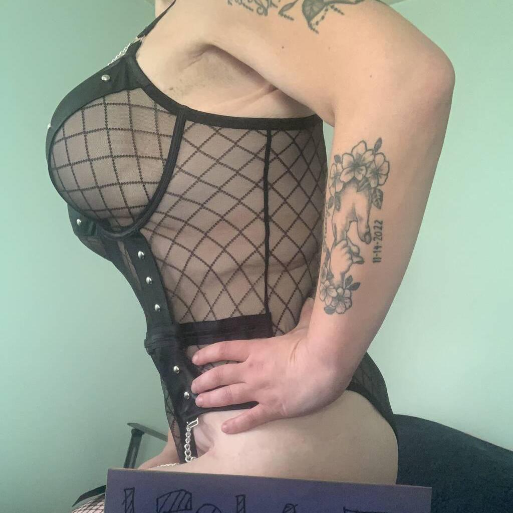 
                        Peyton
                     is Female Escorts. | Peace River Country | British Columbia | Canada | canadatopescorts.com 